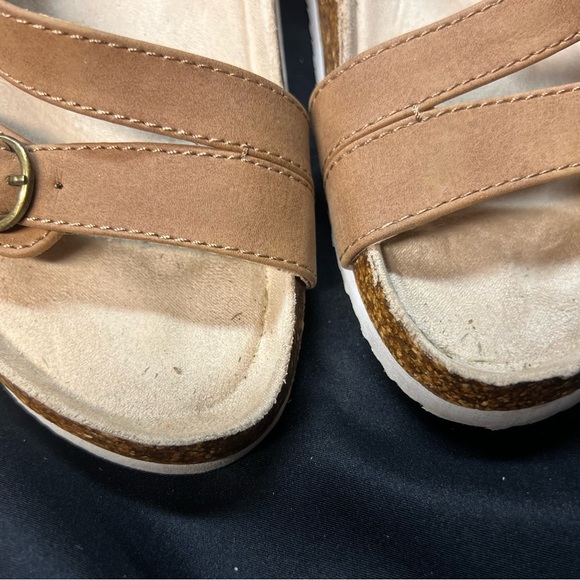 True by Baretraps Tan Sandals Size 6 - Picture 2 of 6